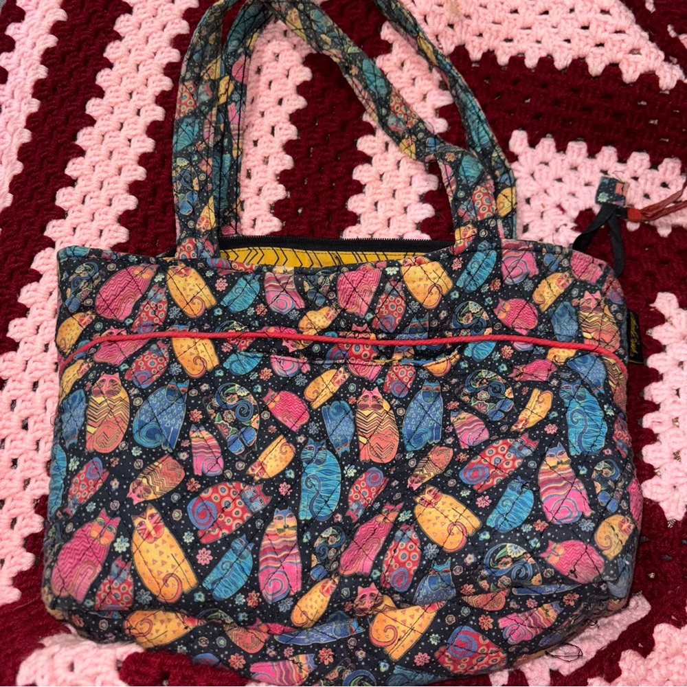 LAUREL BURCH LARGE QUILTED SHOULDER TOTE FELINE FAMILY cat print womens bag